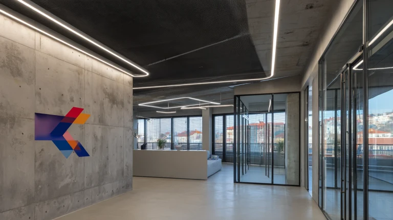 Sufit napinany i druk ścienny: dlaczego to idealne połączenie do nowoczesnego salonu lub biura?